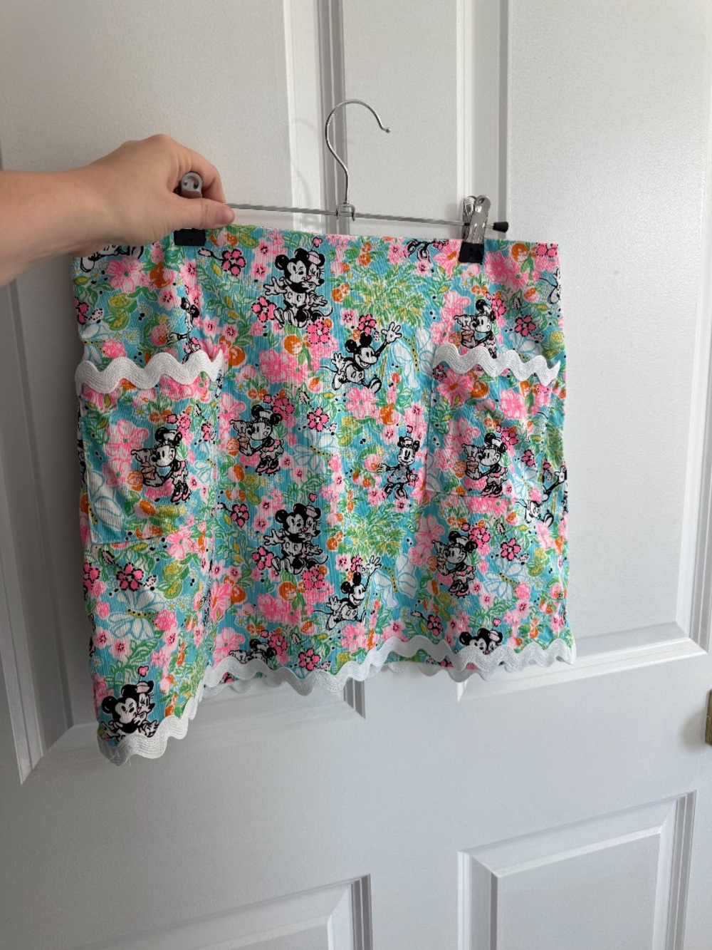 Lilly Pulitzer lily hearts Disney Gardener skort